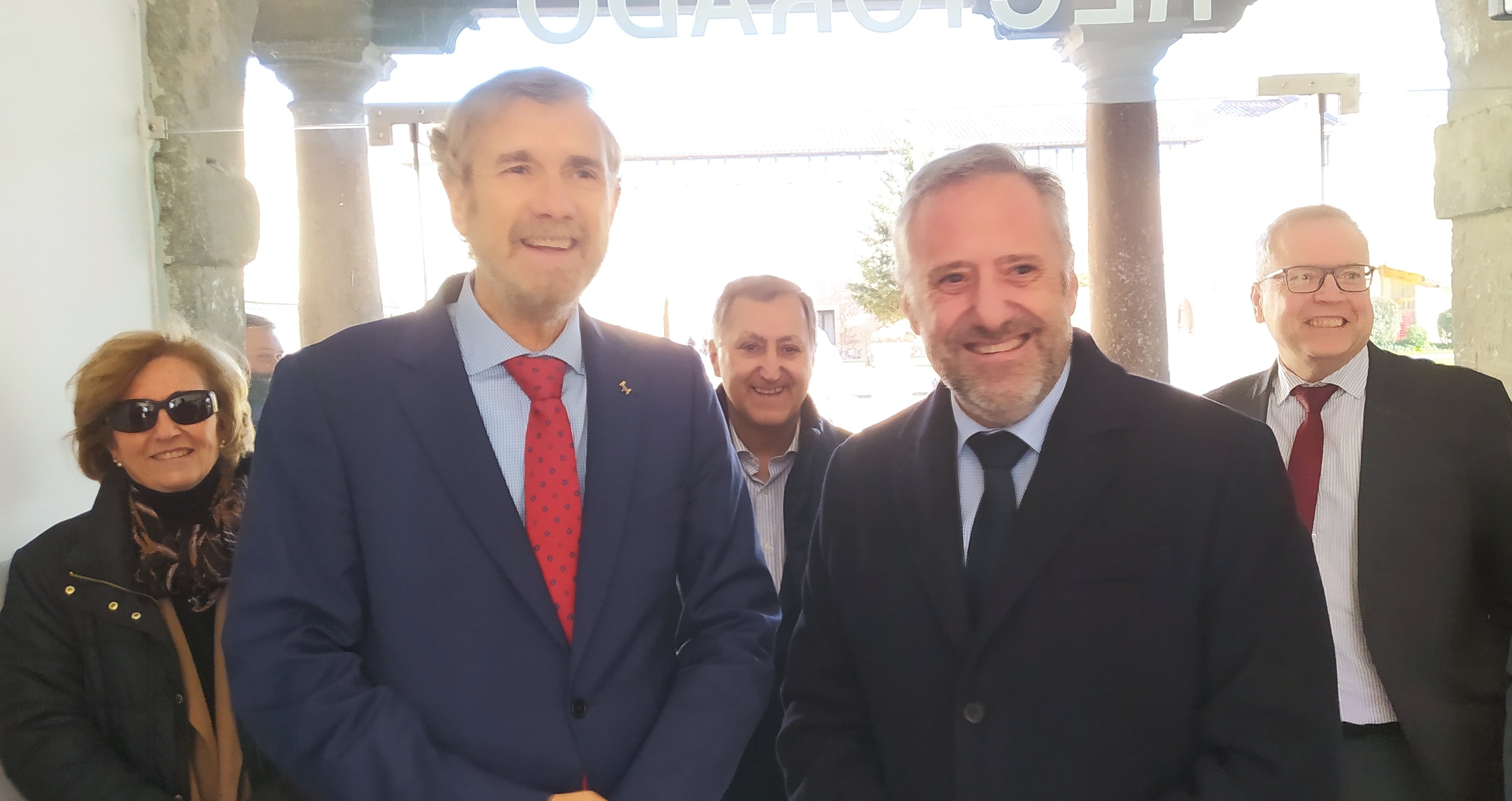 El rector de la UBU, Manuel Pérez Mateos (izda) con Carlos Pollán, presidente de las Cortes de Castilla y León