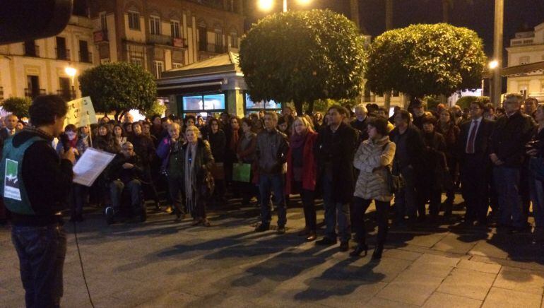 Lectura del manifiesto en la concentrración de Mérida