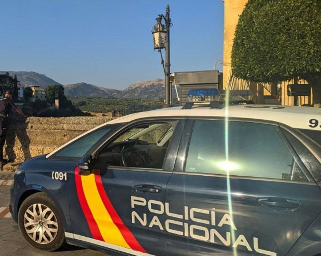 Vehículo policial, en plaza de España