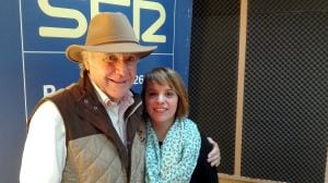 Nuestro colaborador Miguelete y Águeda Ramírez de la Asociación de Esclerósis Múltiple en el Campo de Gibraltar.