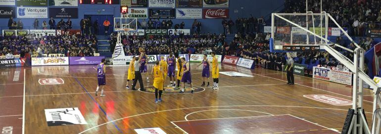 Salto inicial en el Quesos Cerrato Palencia - Barcelona B