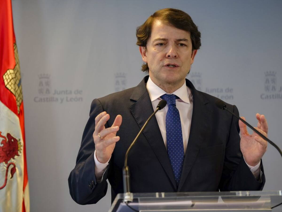 El presidente de la Junta anuncia la llegada de un millón de EPIS