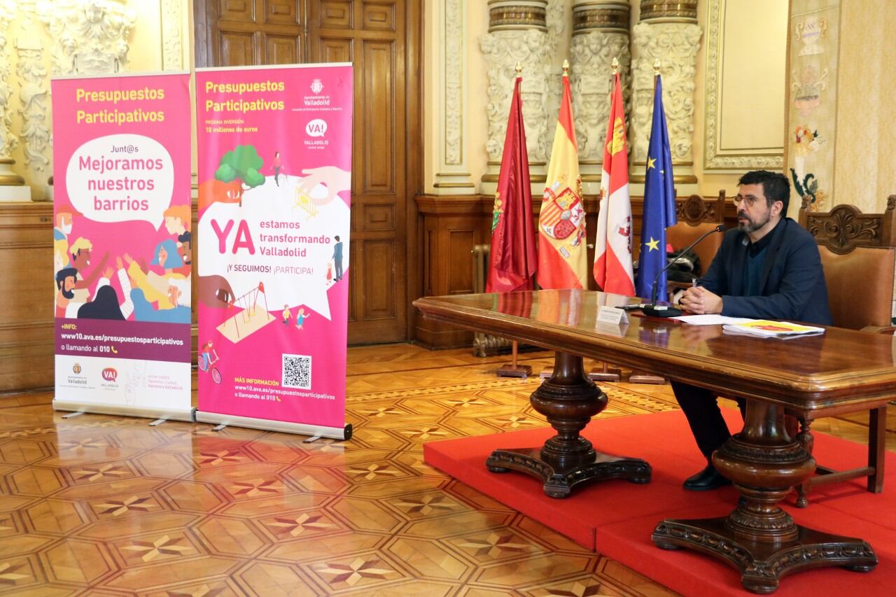 El concejal de Participación Ciudadana, Alberto Bustos, en la presentación de los Presupuestos Participativos