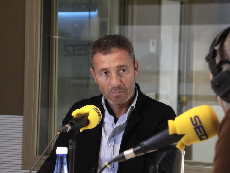 Óscar Cano en una entrevista en Radio Castellón.