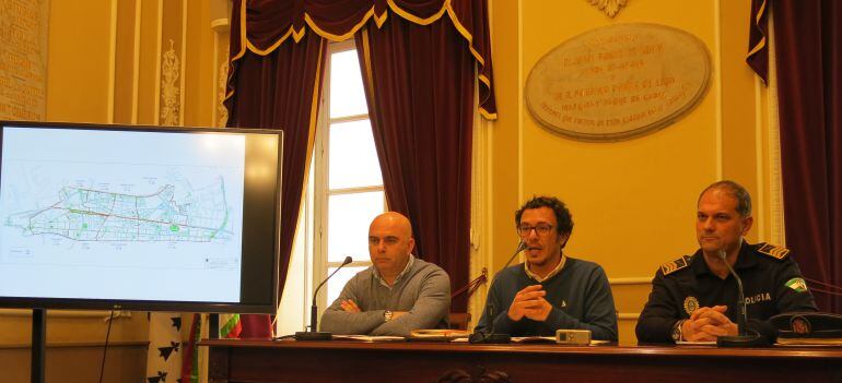 Presentación de la nueva Policía de barrio en el Ayuntamiento de Cádiz