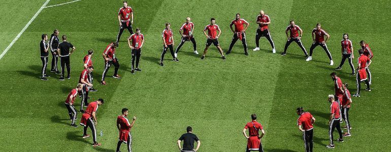 La selección de Gales entrena con total normalidad, sin pensar en el &#039;brexit&#039;