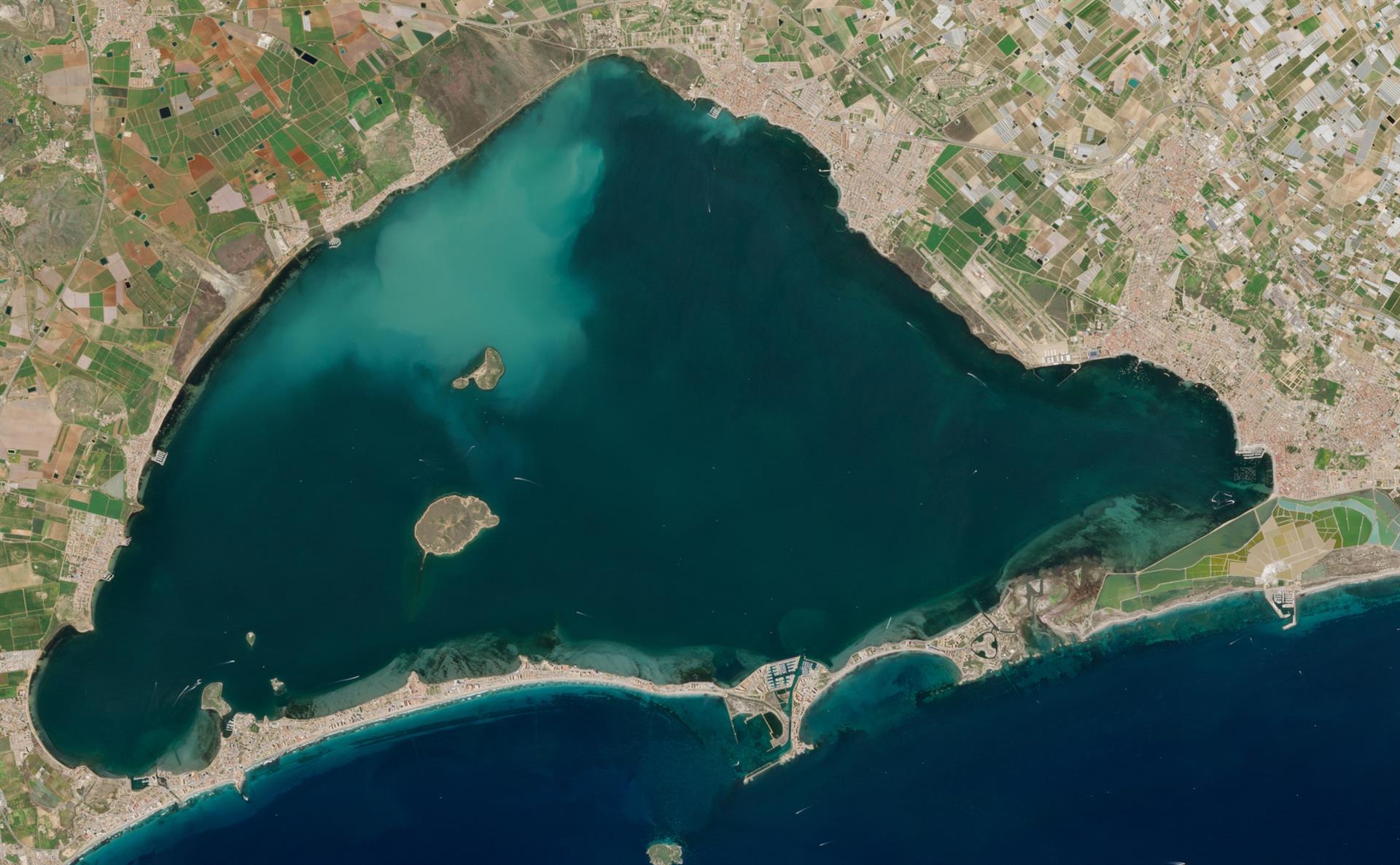 Imagen del Mar Menor en composición de color verdadero del satélite Sentinel2A de la ESA (Sensor MSI) tomada el 30 de marzo de 2025
