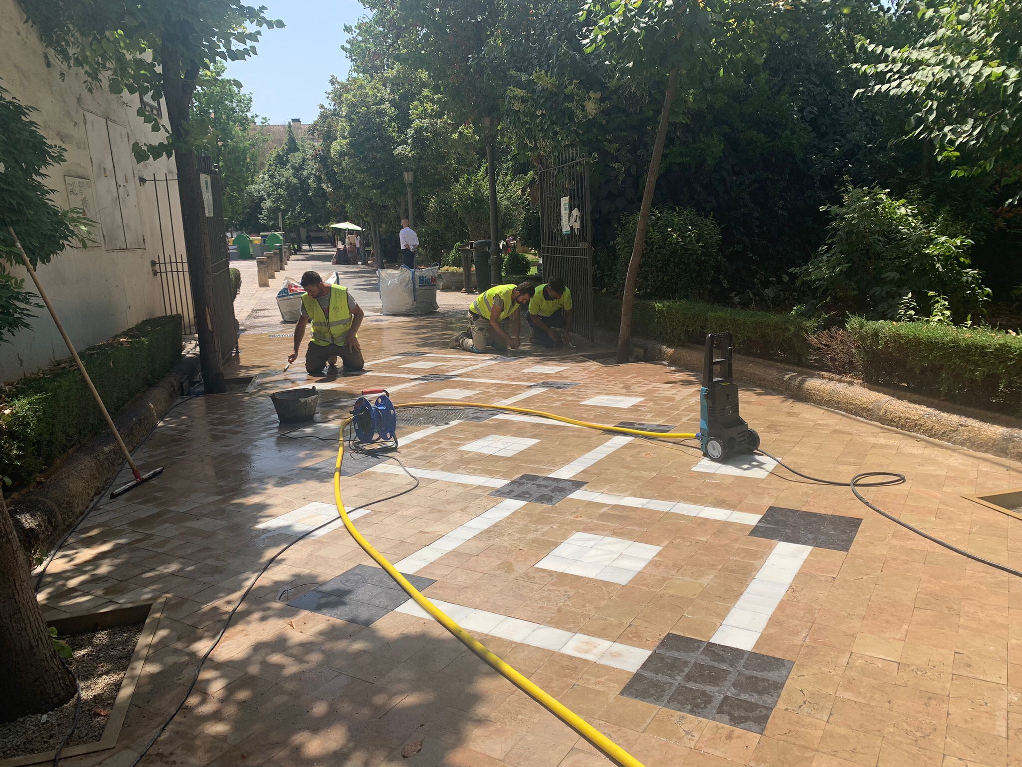 La zona más avanzada es el 'Paseo de Orson Wells' que ya cuenta con nuevos adoquines