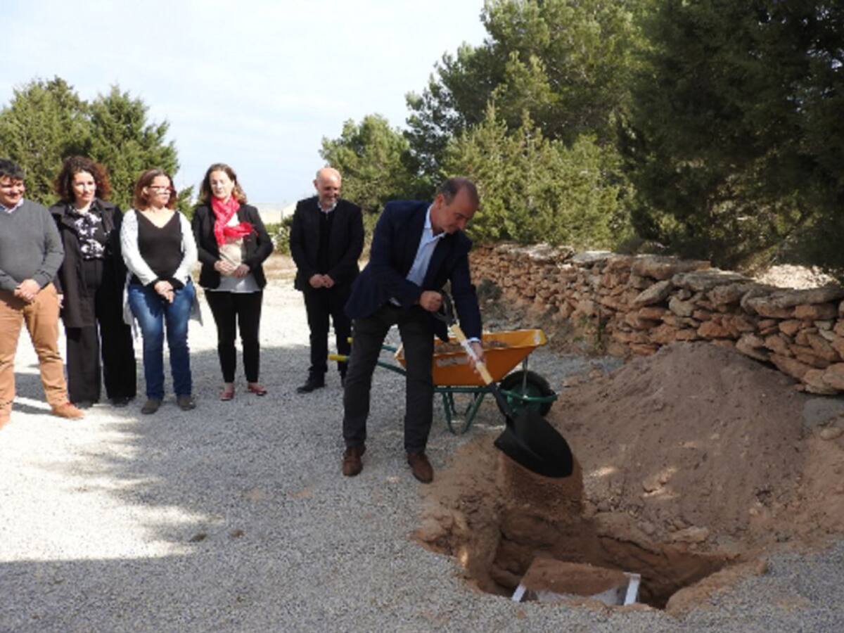 Colocan la primera piedra de la residencia de Formentera