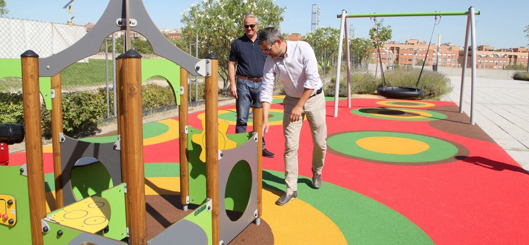 Tendrá un gran columpio, una casita y varios juegos