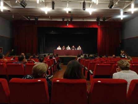 Representantes de la corporación municipal se han reunido con los padres para decidir las medidas que tomarán