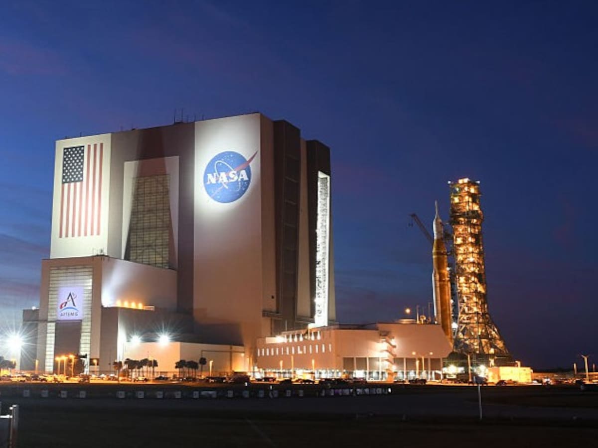 El equipo de la misión Artemis II explica cómo se coordinarán en el futuro regreso del ser humano a la Luna