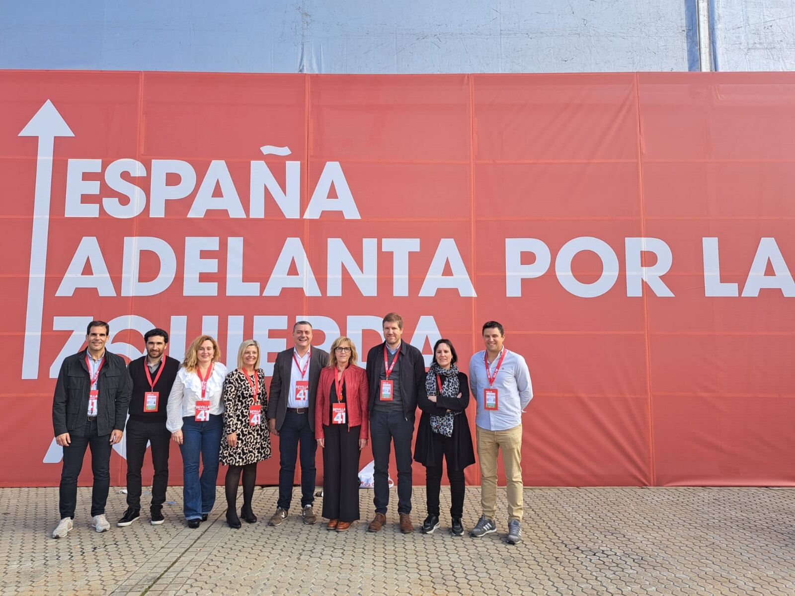 Fotografía de la delegación altoaragonesa en el 41 Congreso Federal del PSOE