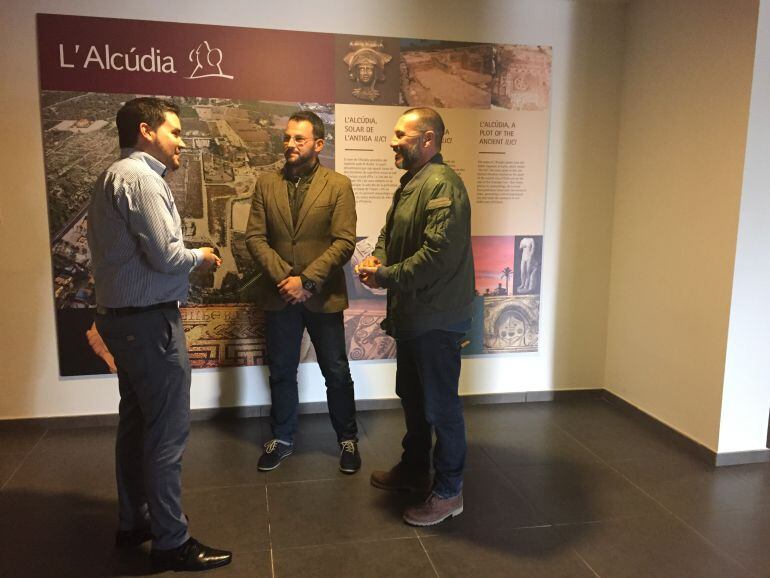 Los concejales Caballero y Sempere con Rafael Ramos