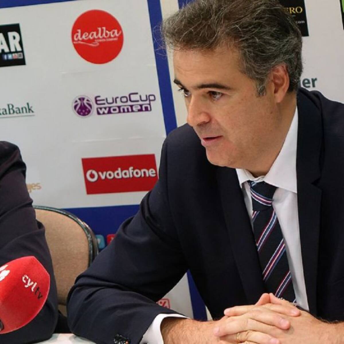 'Es el momento de reconocer que el baloncesto femenino es profesional'