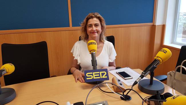 Carmina Fernández, portavoz del PSOE en la Región de Murcia, en los estudios de Radio Cartagena. Foto archivo