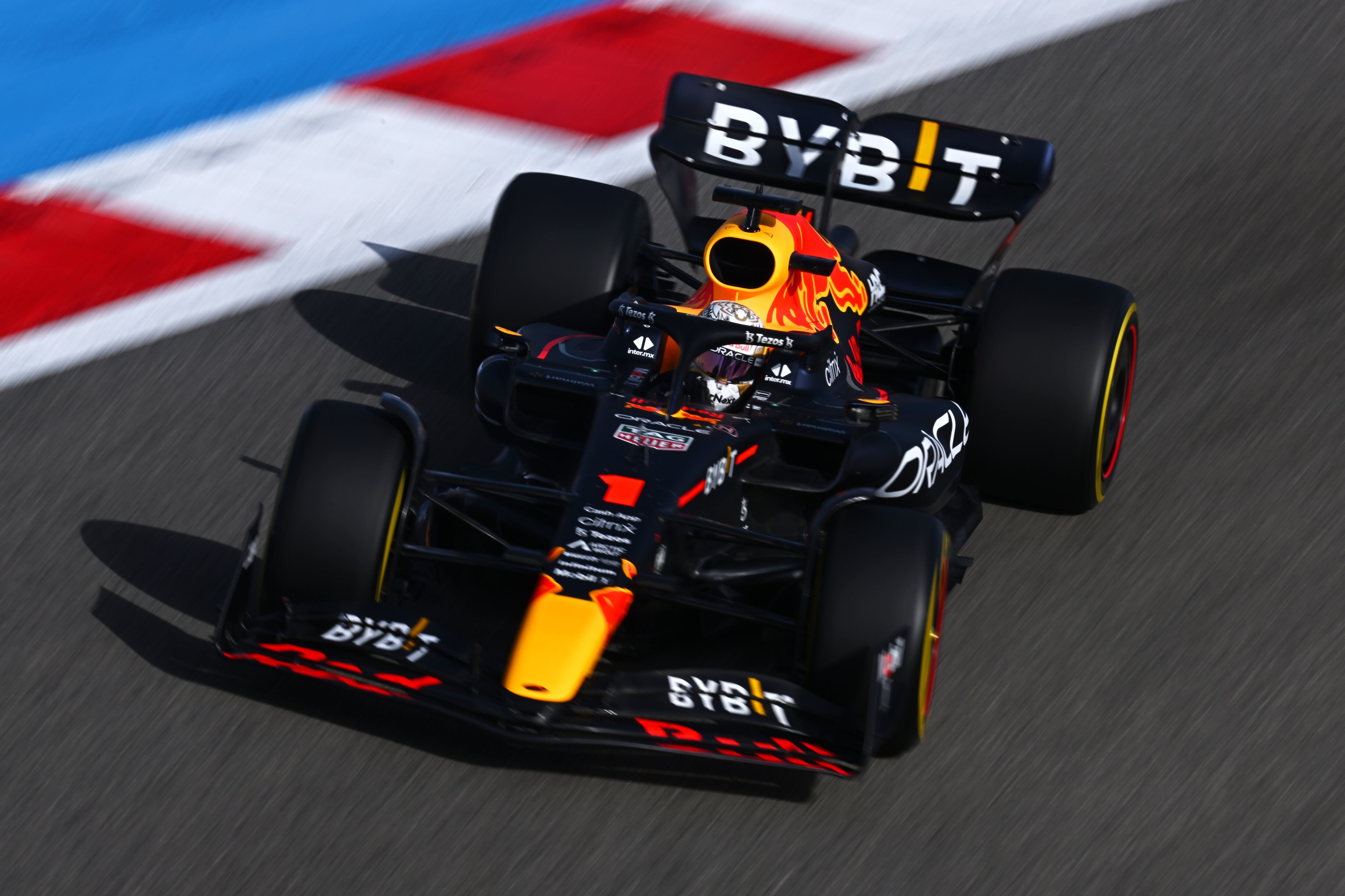 Max Verstappen durante la sesión de Libres 2