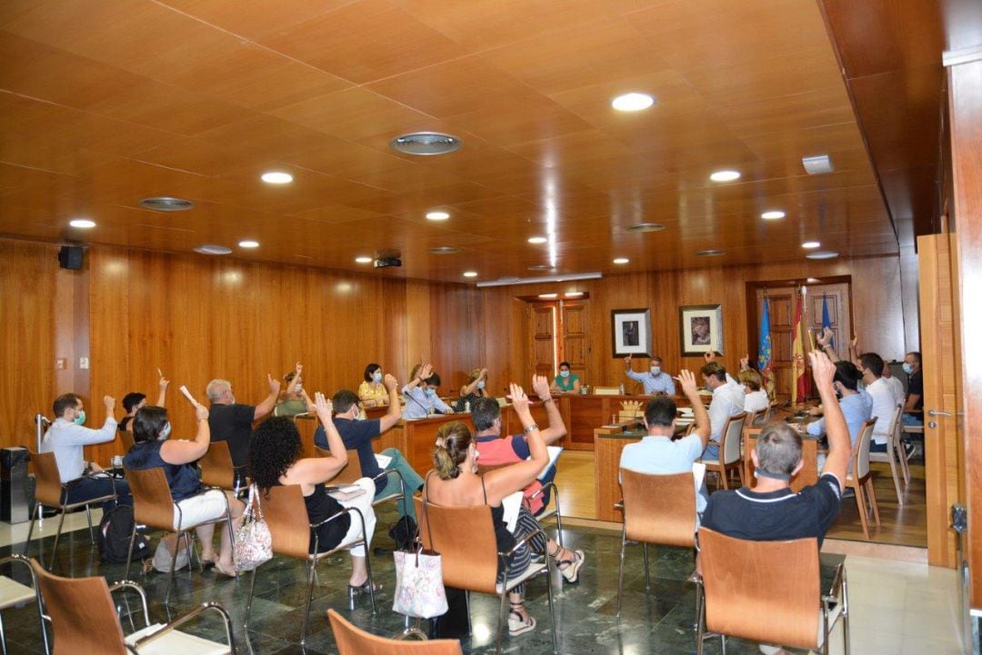 Momento del pleno del mes de agostos en el ayuntamiento de Xàbia.