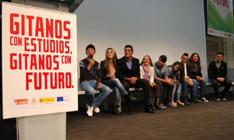 Jovenes estudiantes gitanos