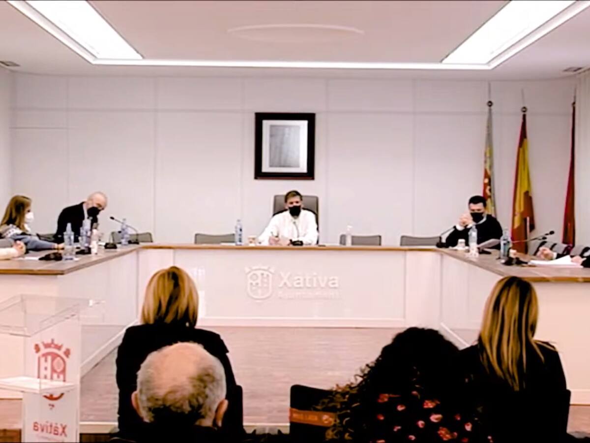 El equipo de gobierno de Xàtiva ha defendido su gestión en pleno del plan "Edificant"