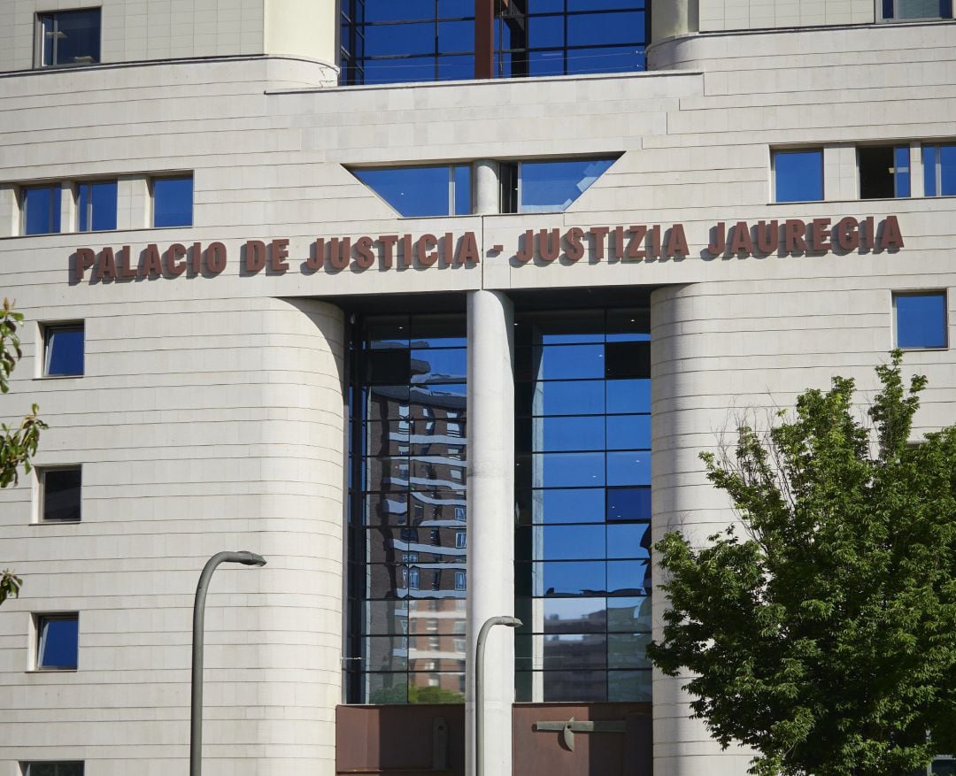 Fachada del Palacio de Justicia de Pamplona