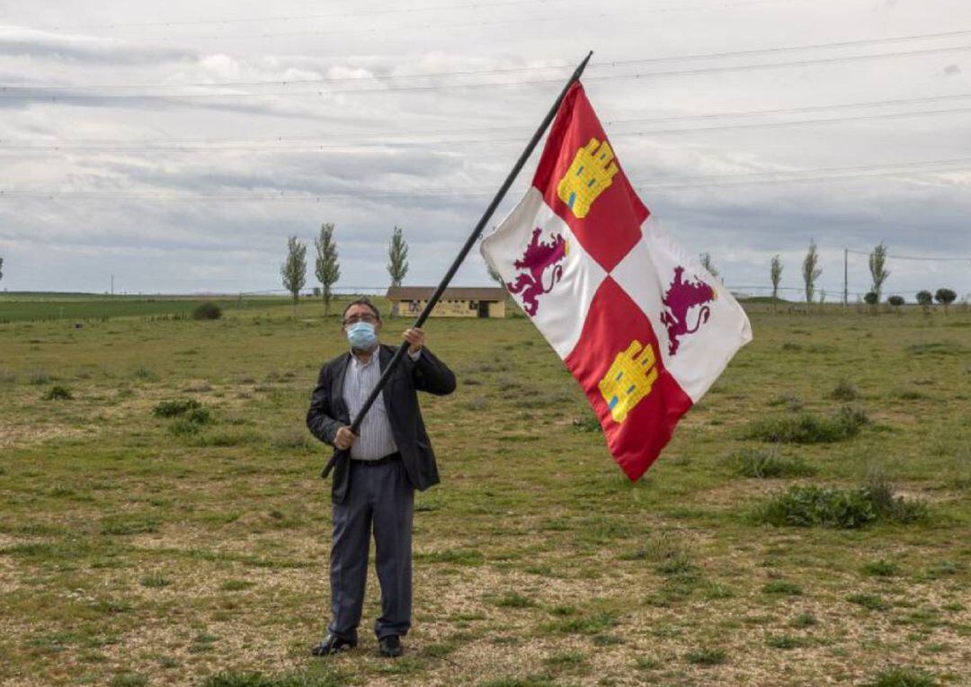 Luis Alonso Laguna, alcalde de Villalar, se saltó hace días el confinamiento para acceder a una campa vacía