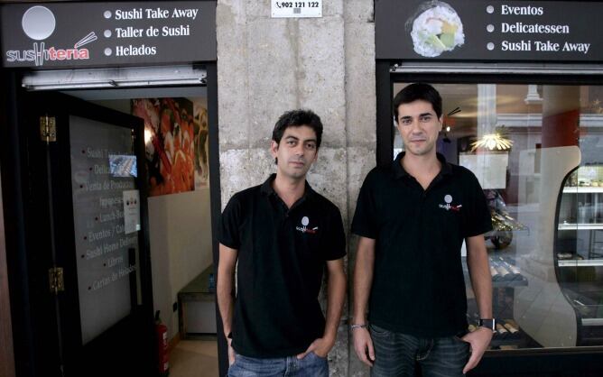 Juan Antonio Martín  y Ricardo Mínguez Pinillos, socios de la Sushitería de Valladolid