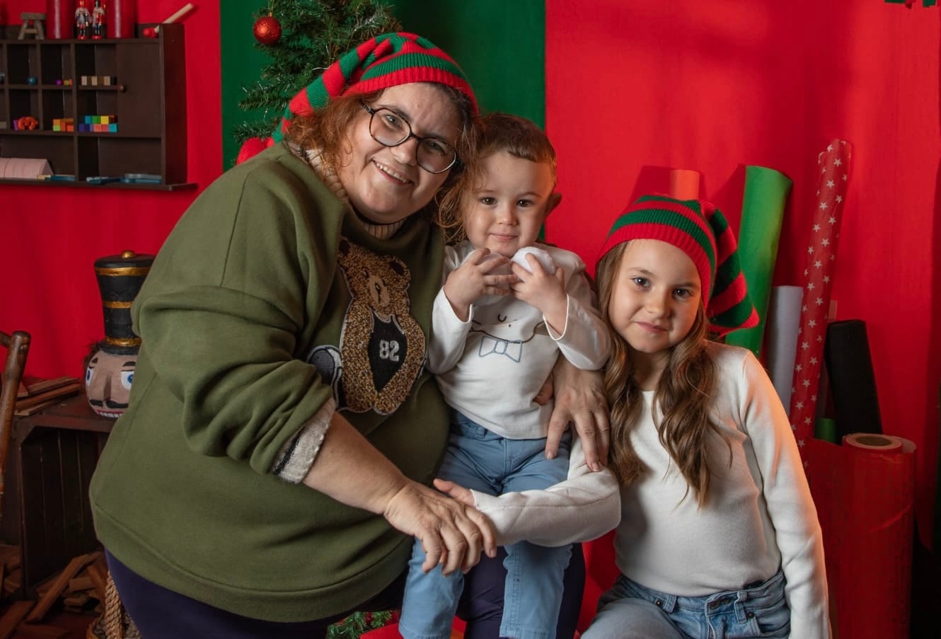 Alicia Garrido con sus nietos.