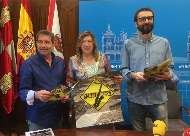 Miguel Ángel Varela, María Antonia Gancedo y Gío Yáñez en la presentación del festival