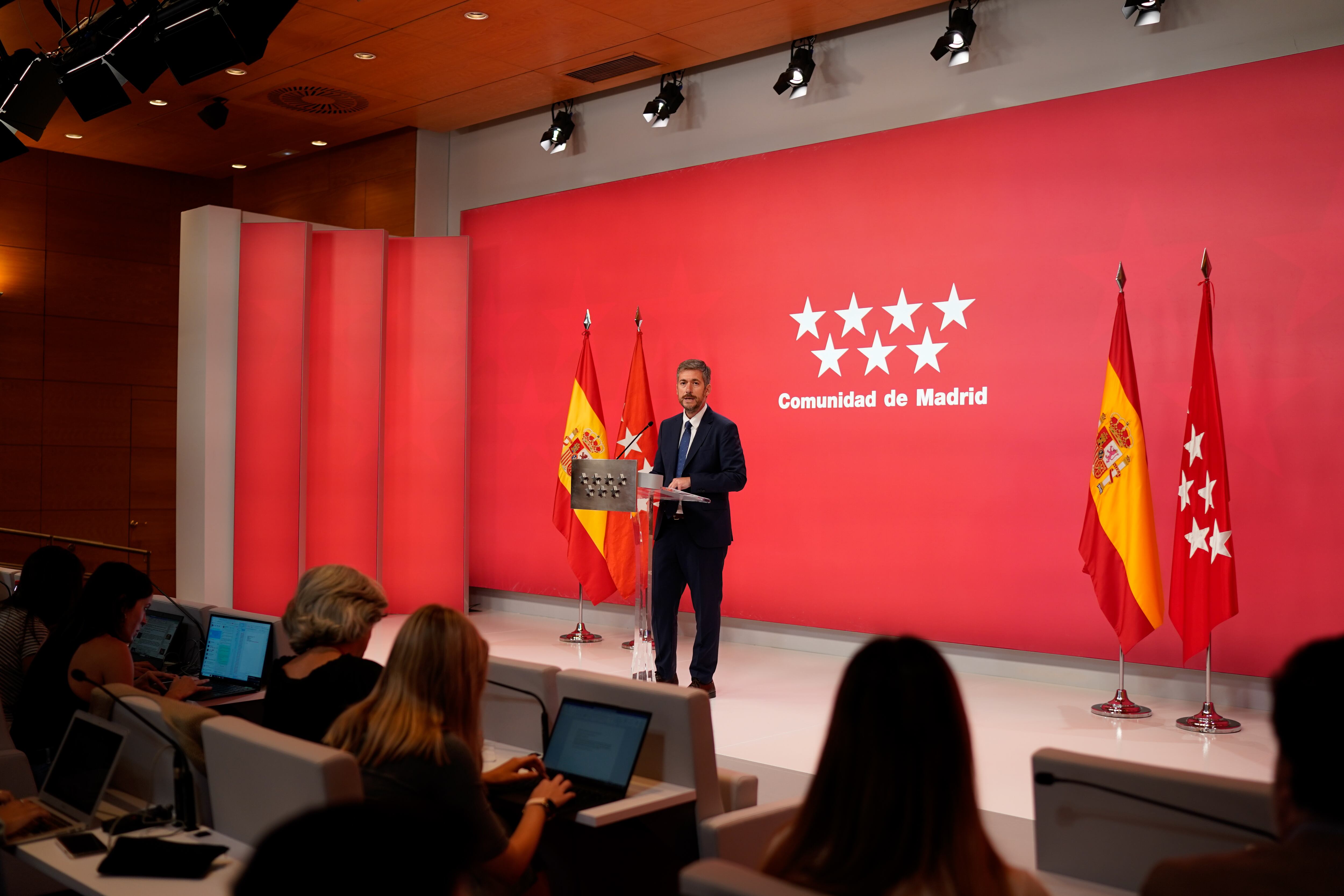 El consejero de Presidencia de la Comunidad de Madrid, Miguel Ángel García, anuncia el aumento de la inversión para gasto corriente municipal del PIR