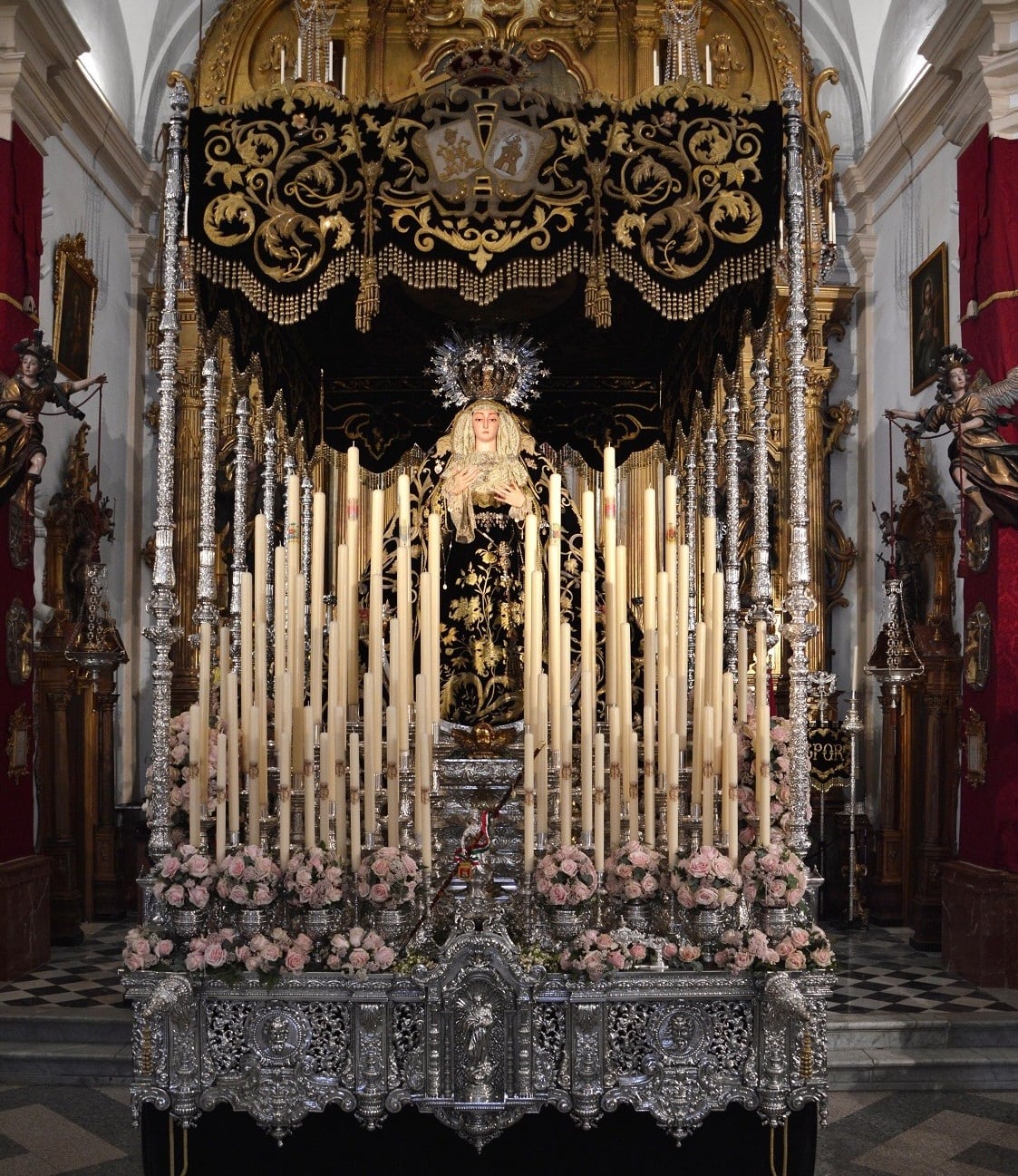 La Virgen de la Soledad, Patrona de Cantillana, en su paso de palio