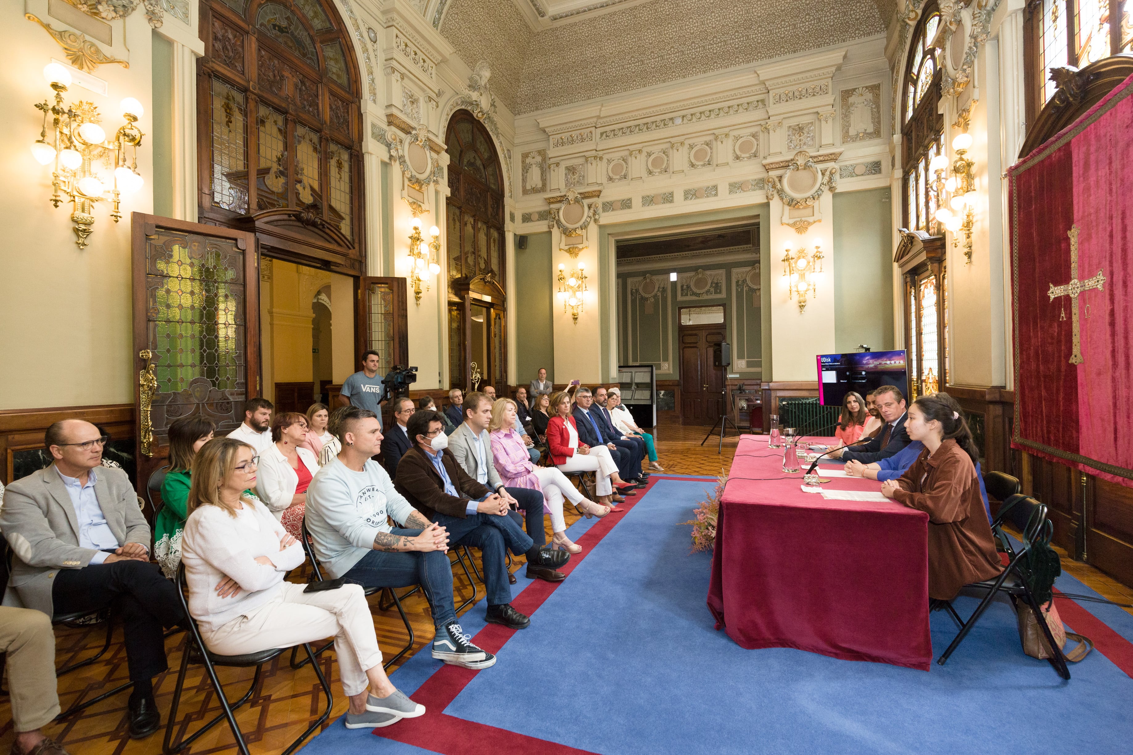 Celebración del Día Internacional de los Refugiados en la Junta General del Principado