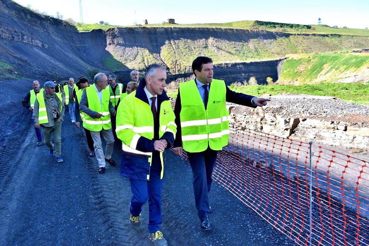 Miguel Ángel Valverde y Miguel Ángel Ruiz en el Carbonífero de Puertollano