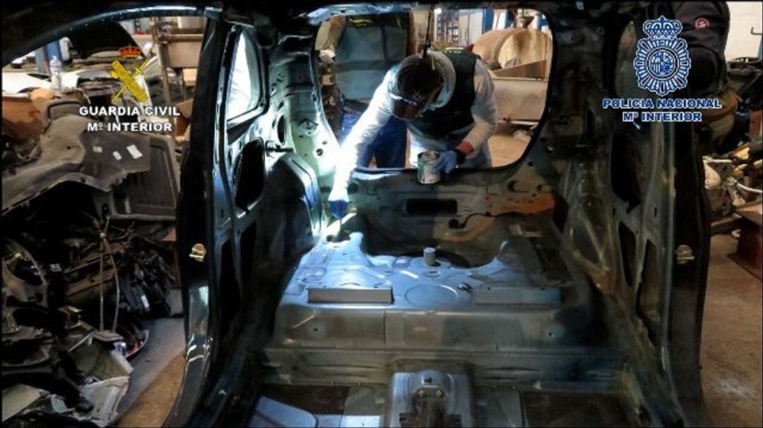 La Guardia Civil y la policía Nacional han desarticulado una red dedicada presuntamente al robo y tráfico ilícito de vehículos