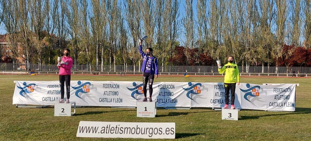 Carmen Romero, de Las Celtíberas, en el primer puesto del podio.