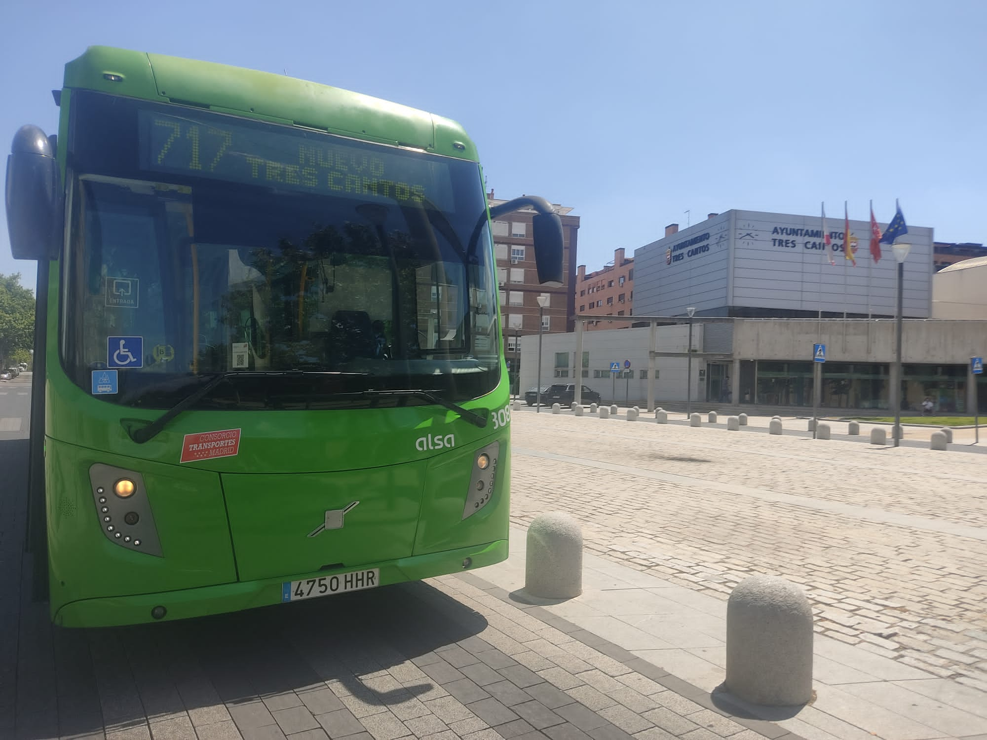 En funcionamiento la nueva línea de autobús 717 que une el norte de Tres Cantos con Plaza Castilla