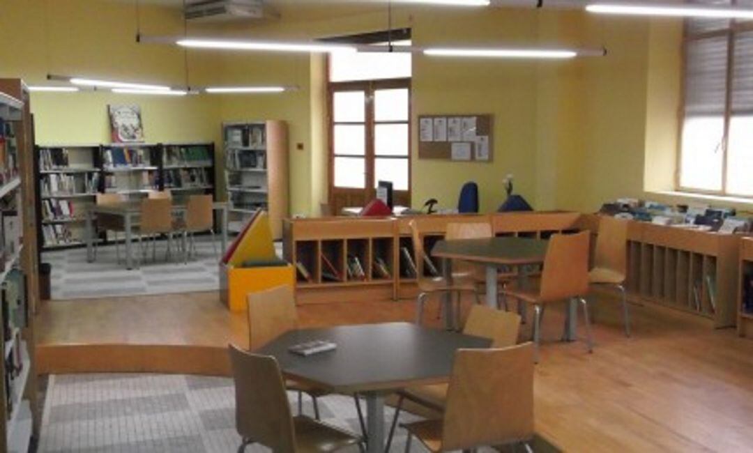 Interior Biblioteca Municipal de Linares.