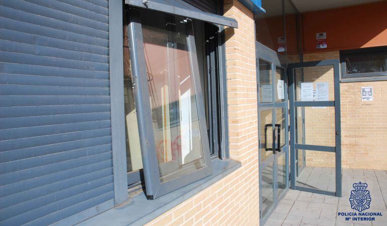 Daños causados por los ladrones en el colegio Ciudad Encantada