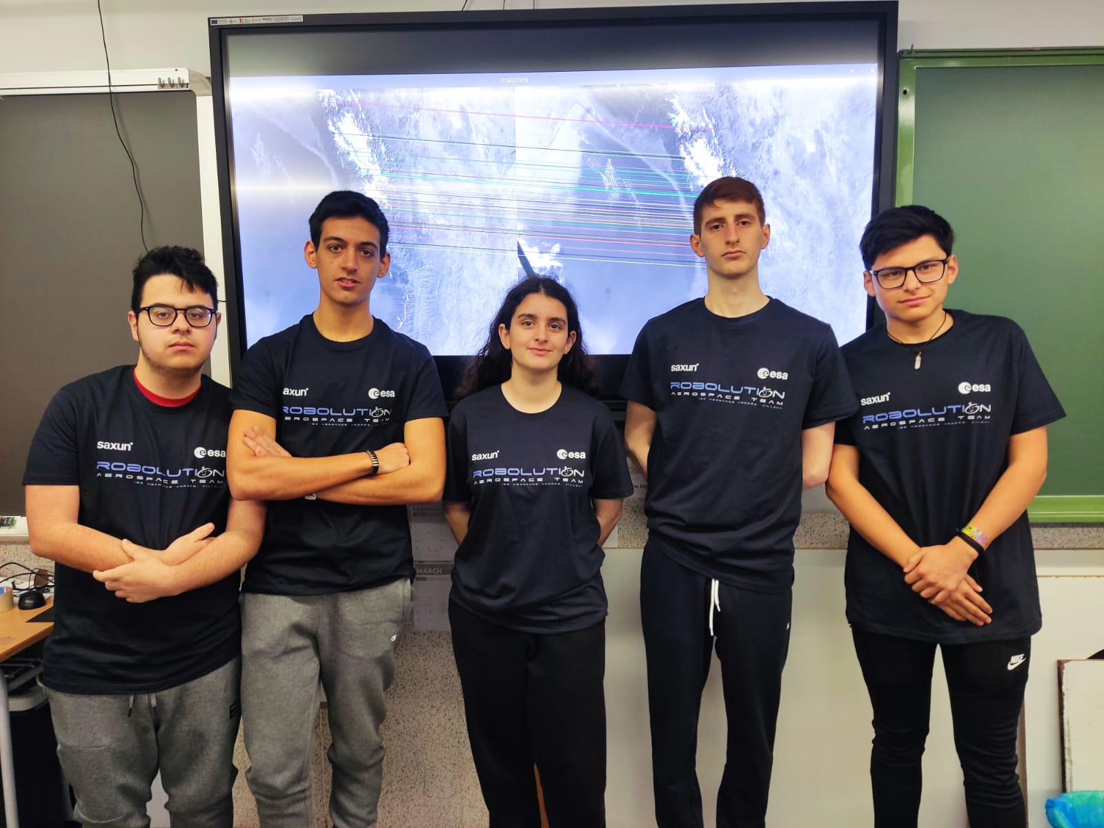 Equipo Saxun Roboluti_on