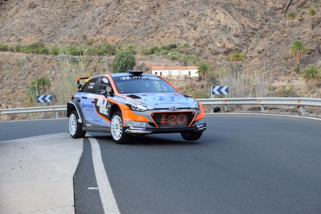 Yeray Lemes y Rogelio Peñate en plena carrera.