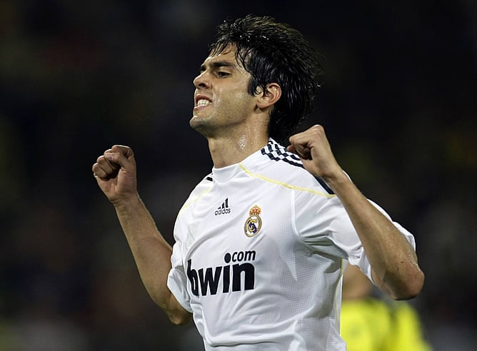 Kaká celebra un gol con el Real Madrid