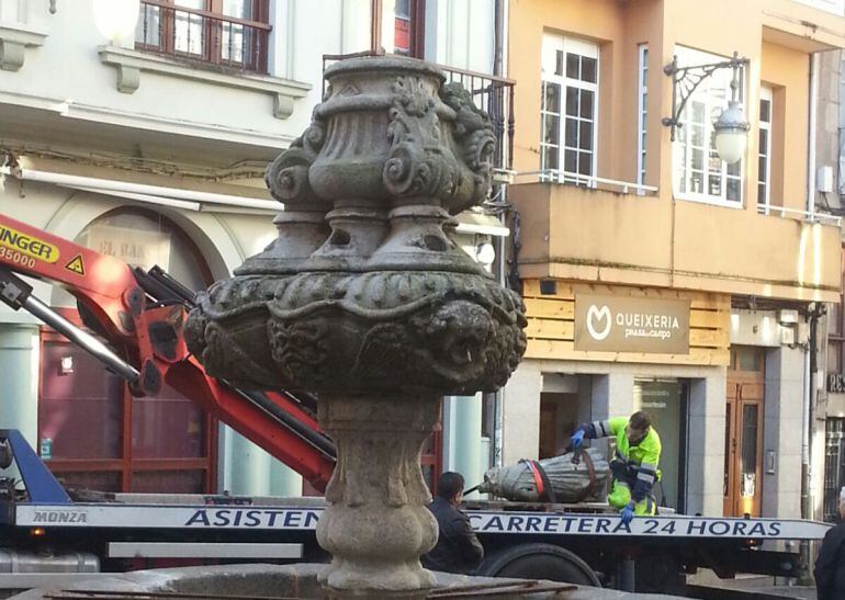 La Policía revisará las cámaras de la Praza do Campo próximas a la fuente de San Vicente