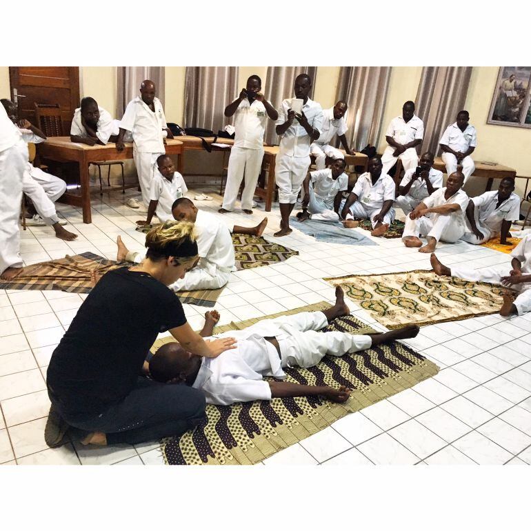 Una profesora del CEU ha formado a fisioterapeutas de Mozambique