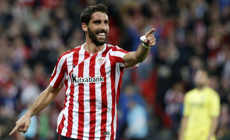 Raúl García celebra su gol frente al Villarreal