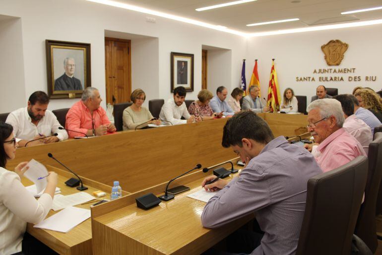 Imagen de un pleno del Ayuntamiento de santa Eulària