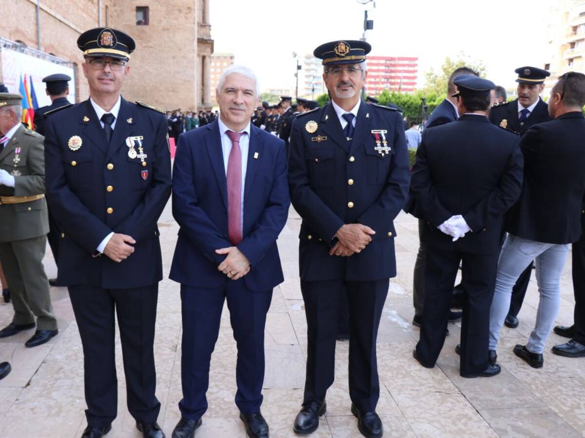 La policía de Novelda recibe la Distinción Honorífica de la Generalitat