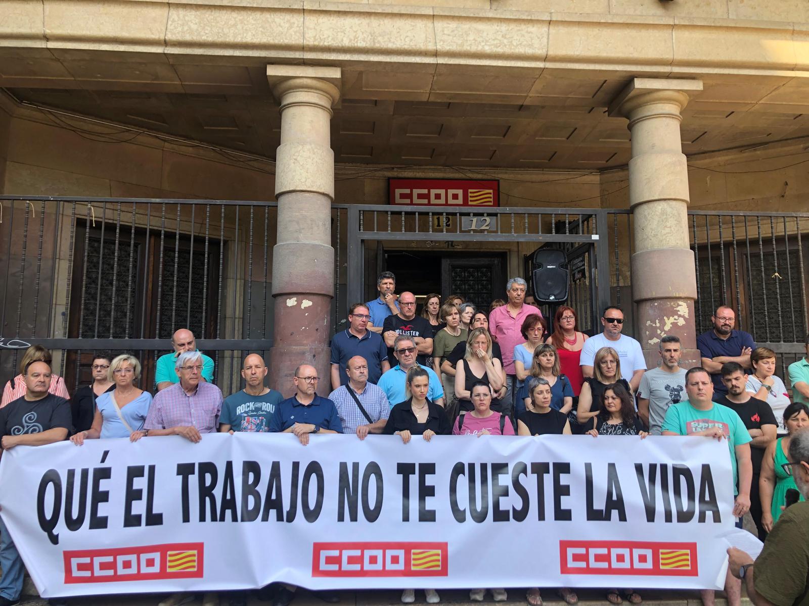 Concentración de CCOO en su sede de Zaragoza exigiendo mayor prevención de riesgos laborales