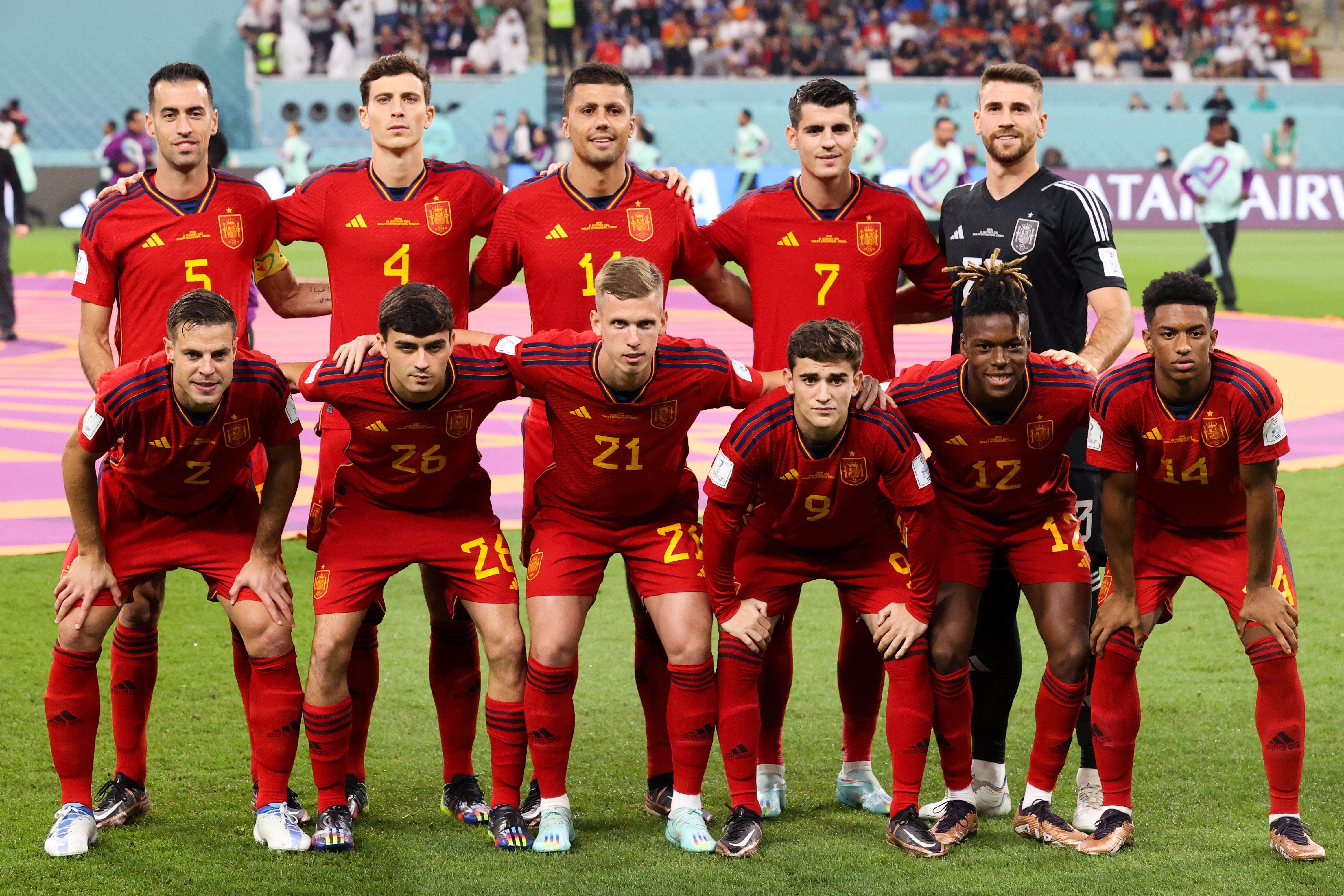 DOHA, QATAR - DECEMBER 01: Players of Spain line up for team photo during the FIFA World Cup Qatar 2022 Group E match between Japan and Spain at Khalifa International Stadium on December 01, 2022 in Doha, Qatar. (Photo by Zhizhao Wu/Getty Images)