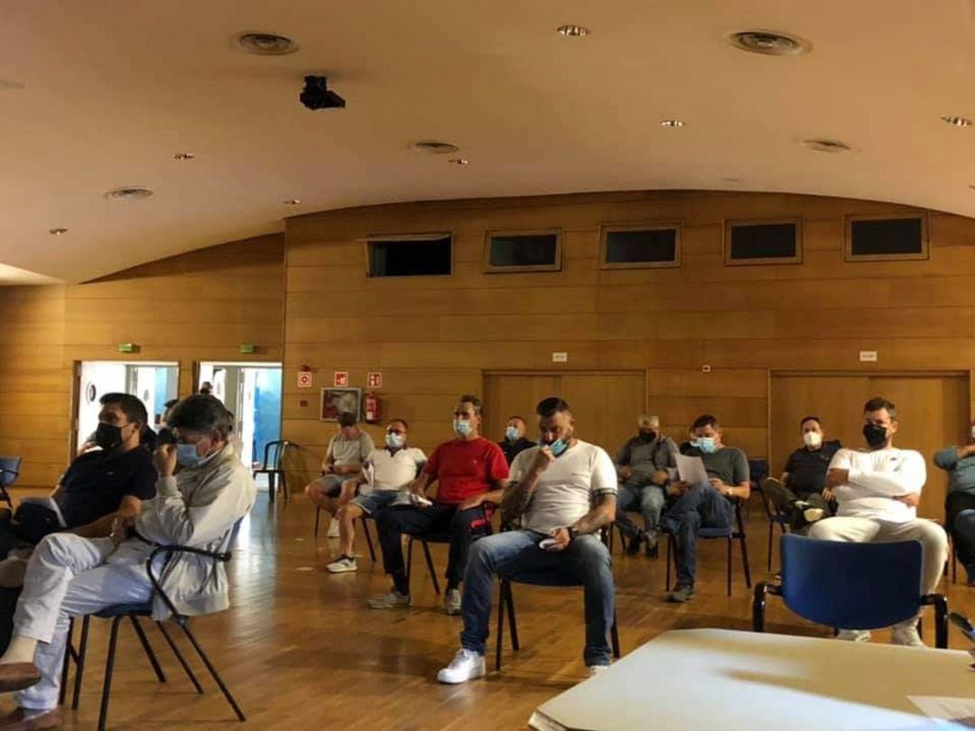 Asamblea celebrada en Palmanova donde todos los empresarios de ocio nocturno de Calvià firman el acuerdo de buenas praxis.