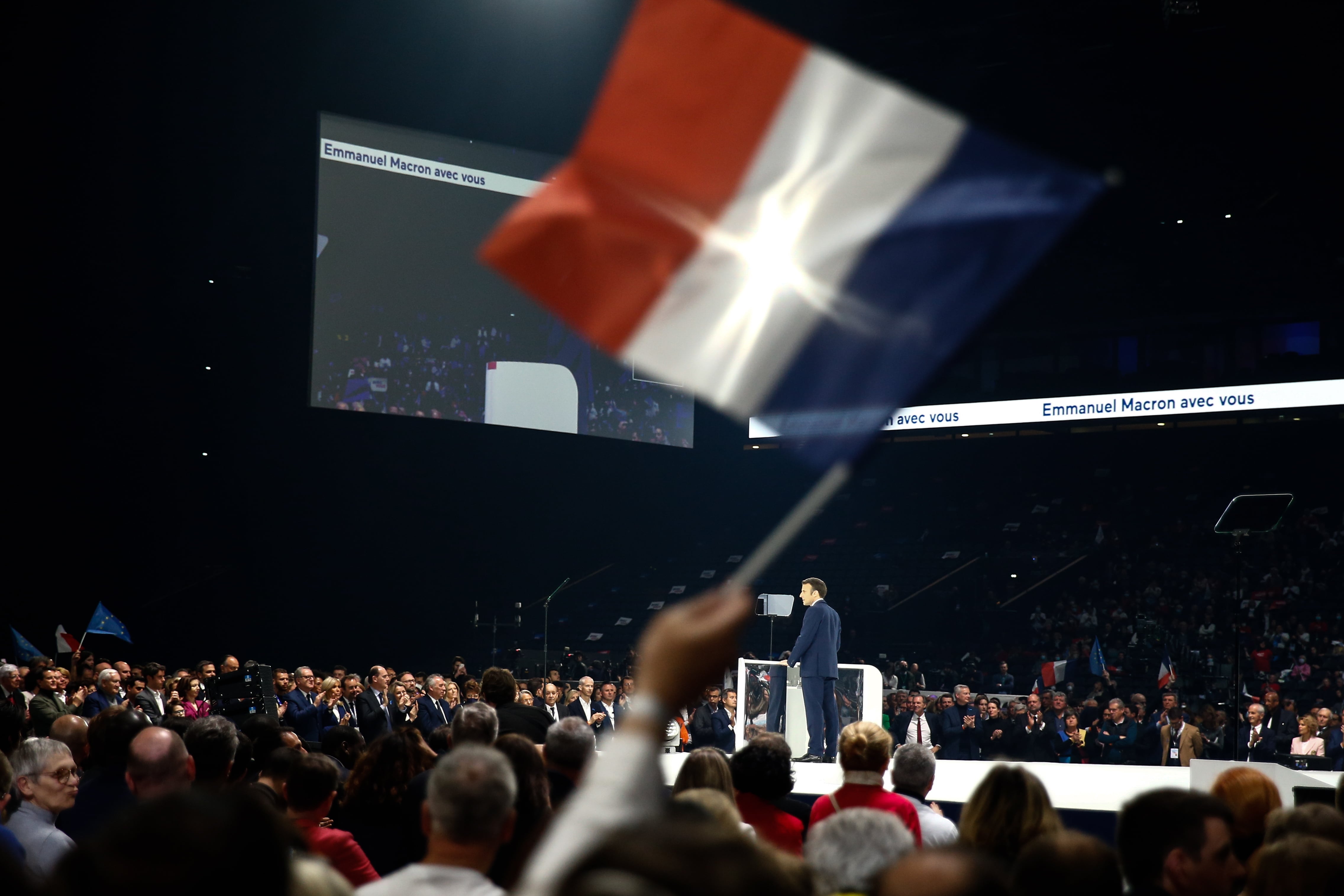 Macron da un mitin en los últimos días de campaña presidencial en Francia.